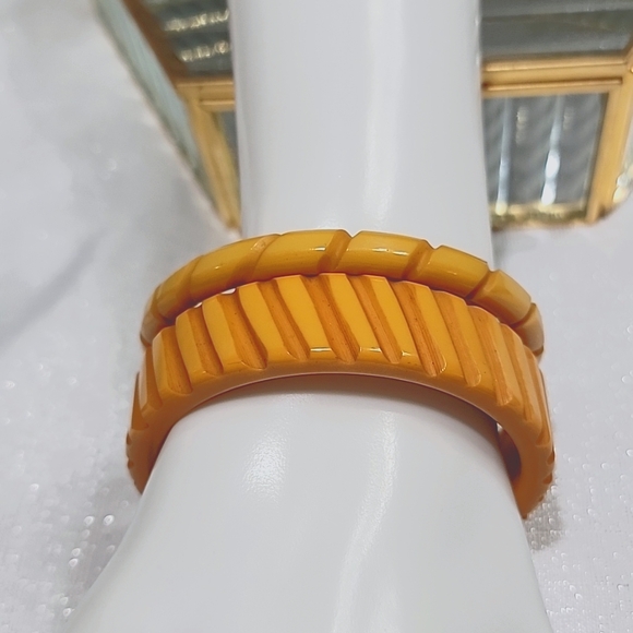 Bakelite Butterscotch Molded Carved Vintage Bangle Bracelet Set of Two - Picture 2 of 11